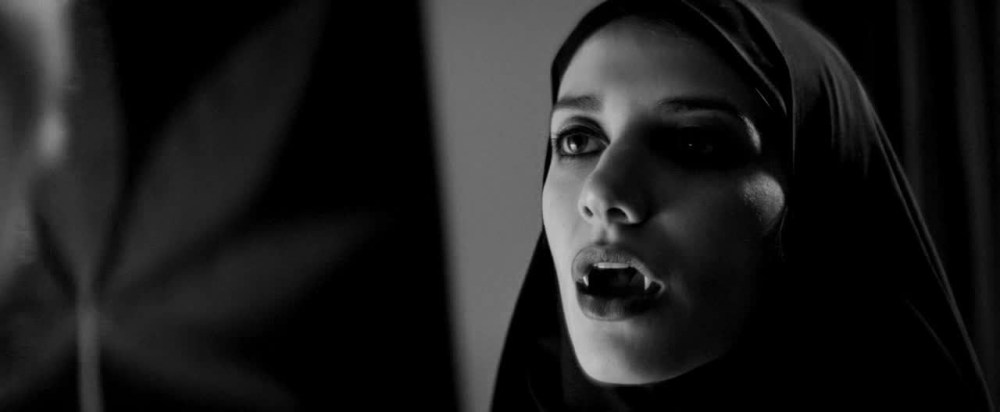 a2bgirl2bwalks2bhome2balone2bat2bnight_fangs